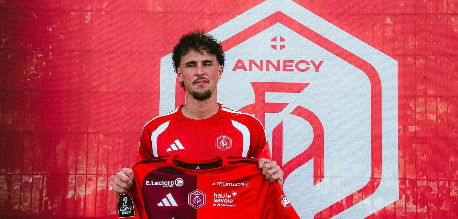 Ligue 2 – Coup dur pour le FC Annecy, privé d’un cadre pour les prochains mois