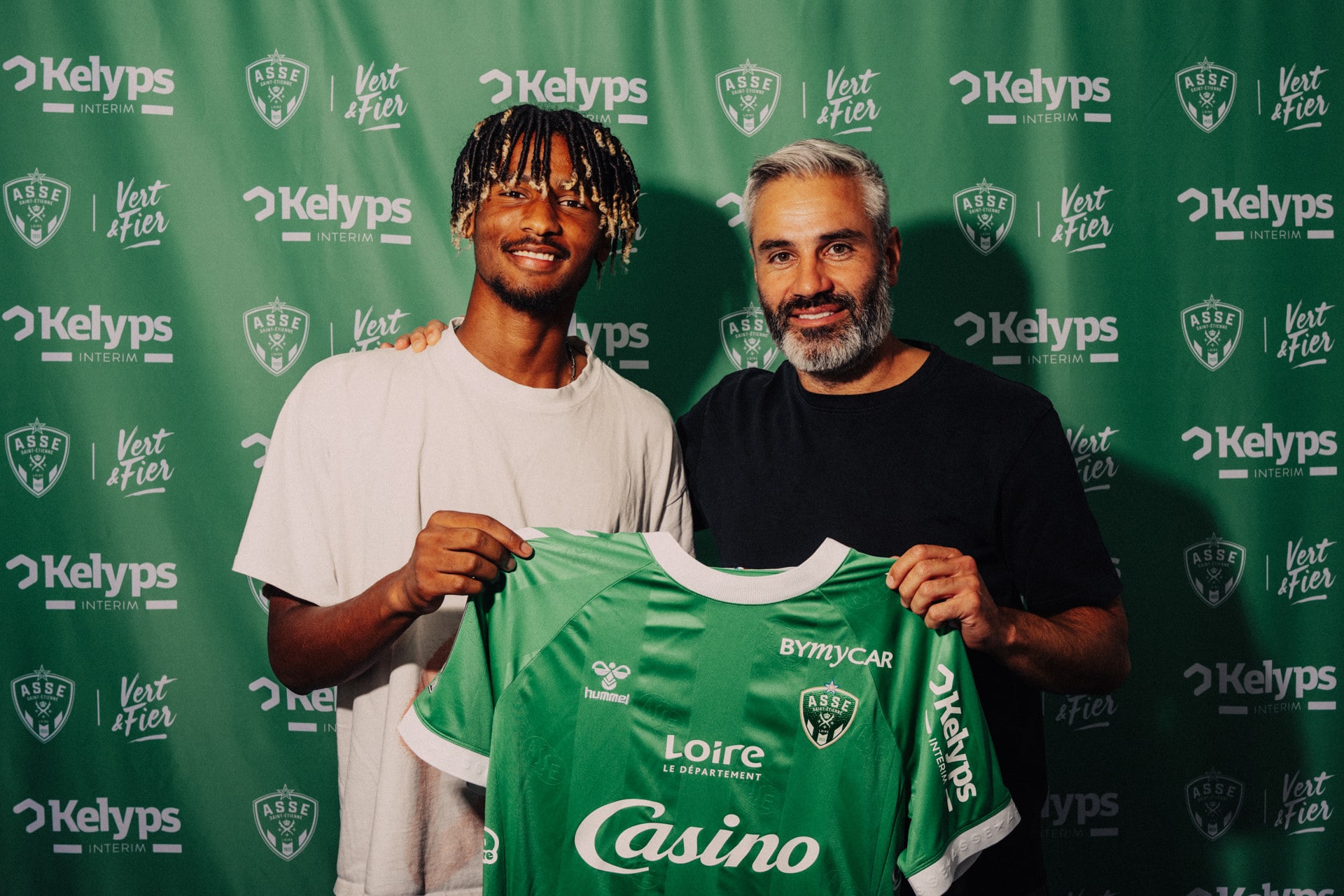 Adam Baallal signe son premier contrat professionnel avec l’ASSE