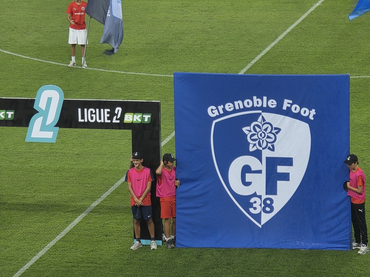« C’est un soulagement » : Olivier Frapolli et Baptiste Mouazan réagissent au premier succès du GF38