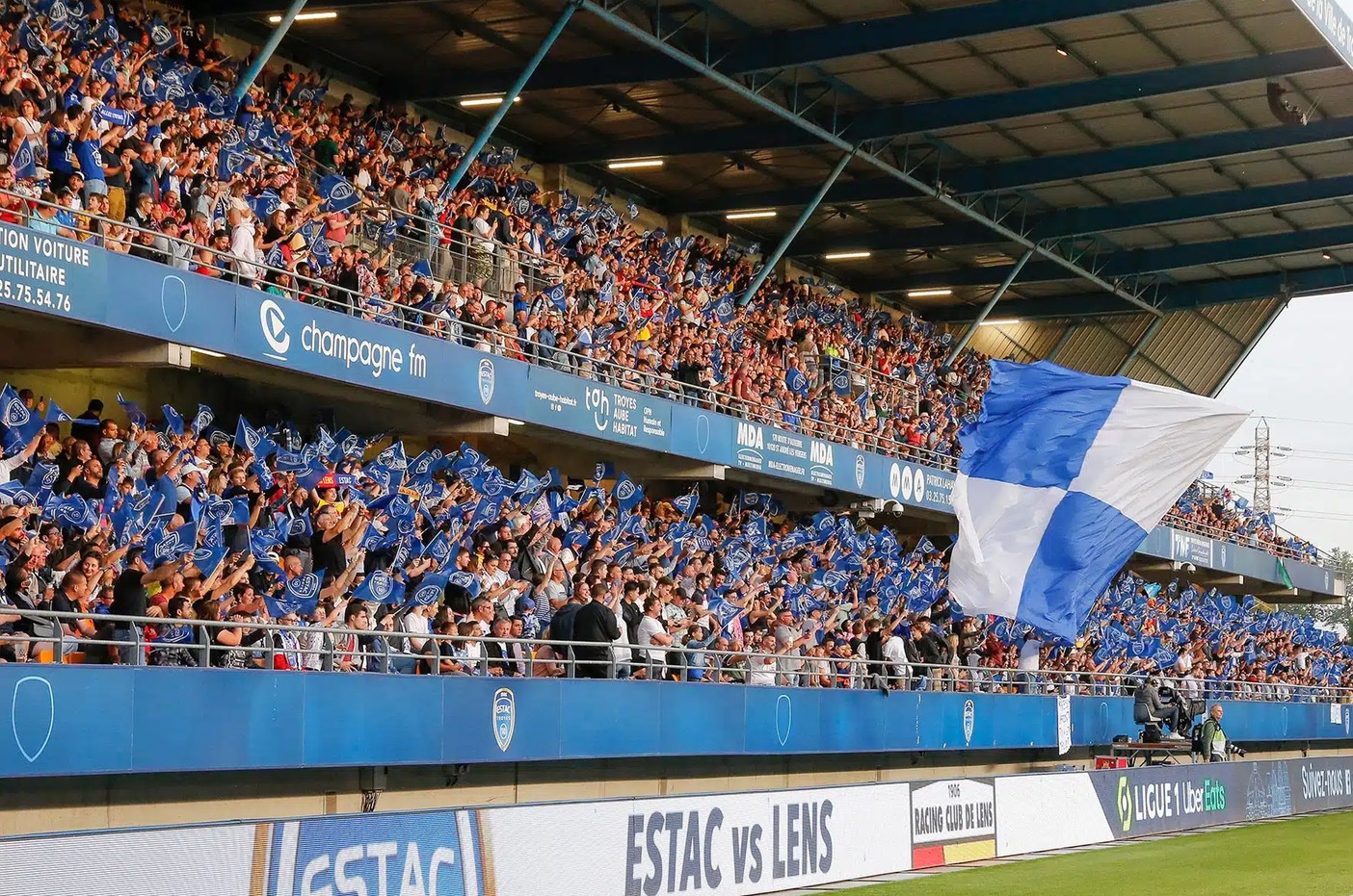Ligue 1 – ESTAC : Edwin Pindi : « On veut rendre fier le territoire »