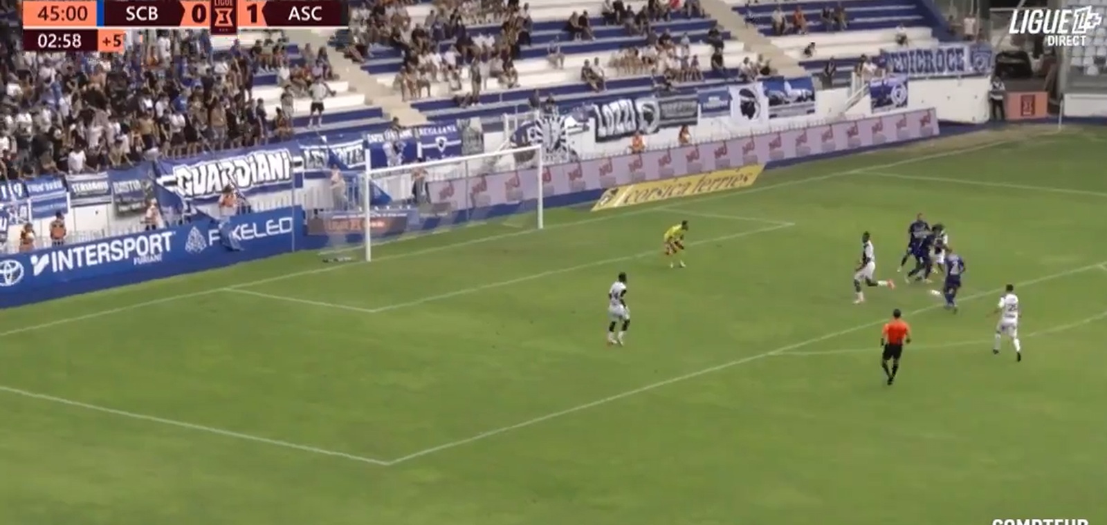 VIDÉO. Ligue 3 – Le contre son camp lunaire du SC Bastia : un plat du pied digne d’un attaquant !