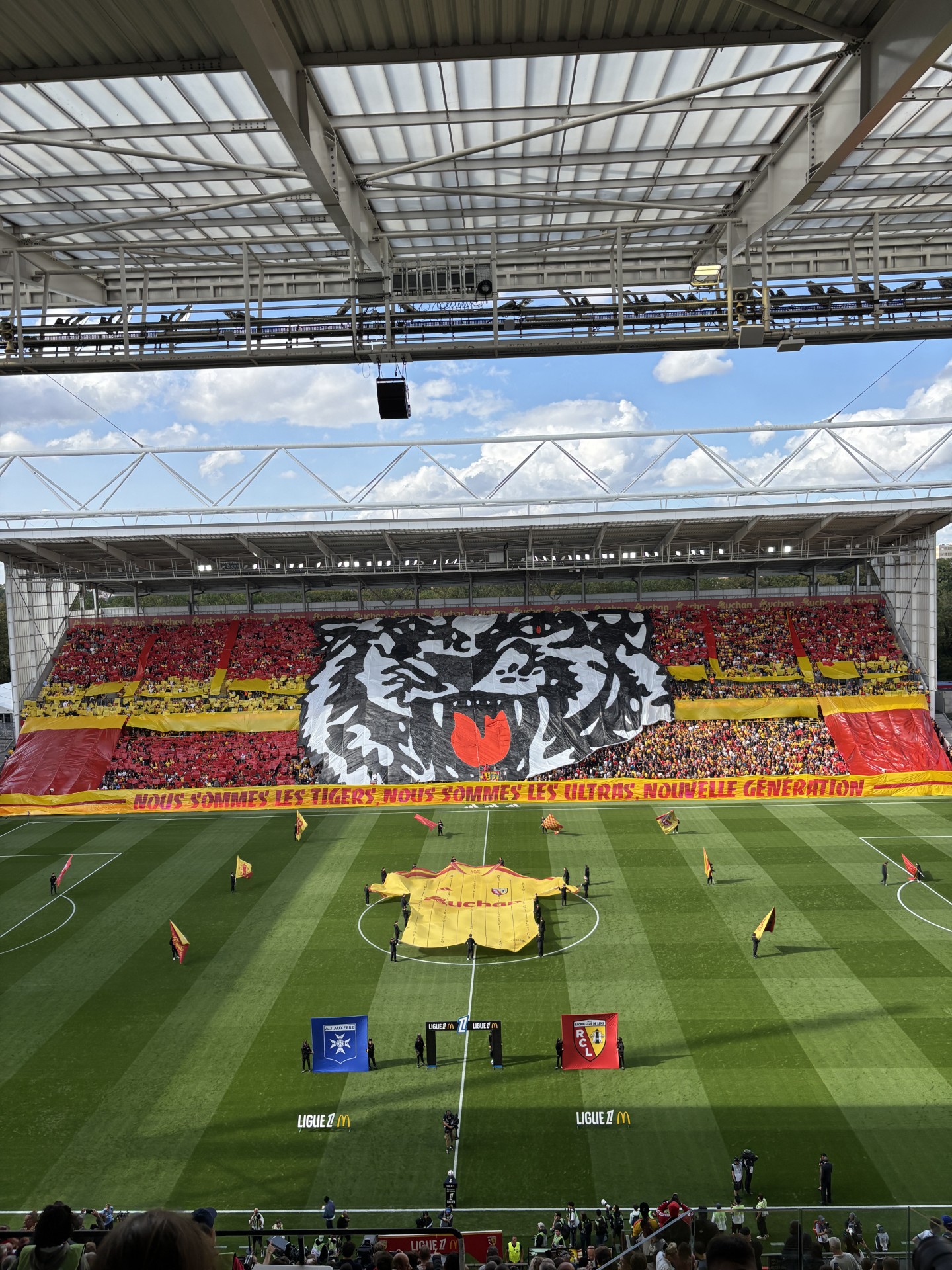 Ligue 1 – Gros coup dur pour le RC Lens : un défenseur absent plusieurs mois !